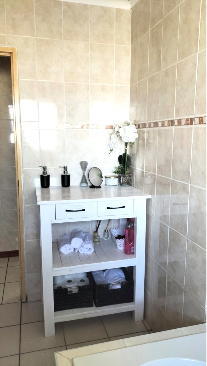 To Let 3 Bedroom Property for Rent in Haven Hills Eastern Cape